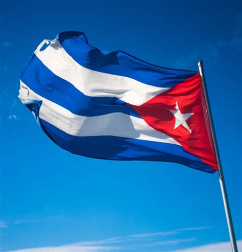 "Mi bandera"
Aunque lánguida y triste tremola,
mi ambición es que el Sol, con su lumbre,
la ilumine a ella sola, ¡a ella sola!
en el llano, en el mar y en la cumbre.
<a href="/CubaMicons/">Ministerio de la Construcción</a> <a href="/CubaCubacons/">Grupo Empresarial Construcción y Montaje</a> <a href="/benederto/">Benederto Travieso Gómez</a> <a href="/EmpCubiza/">CUBIZA</a> <a href="/yasnay25/">Comunicación Cubacons</a> #Cubiza #CubaSoberana