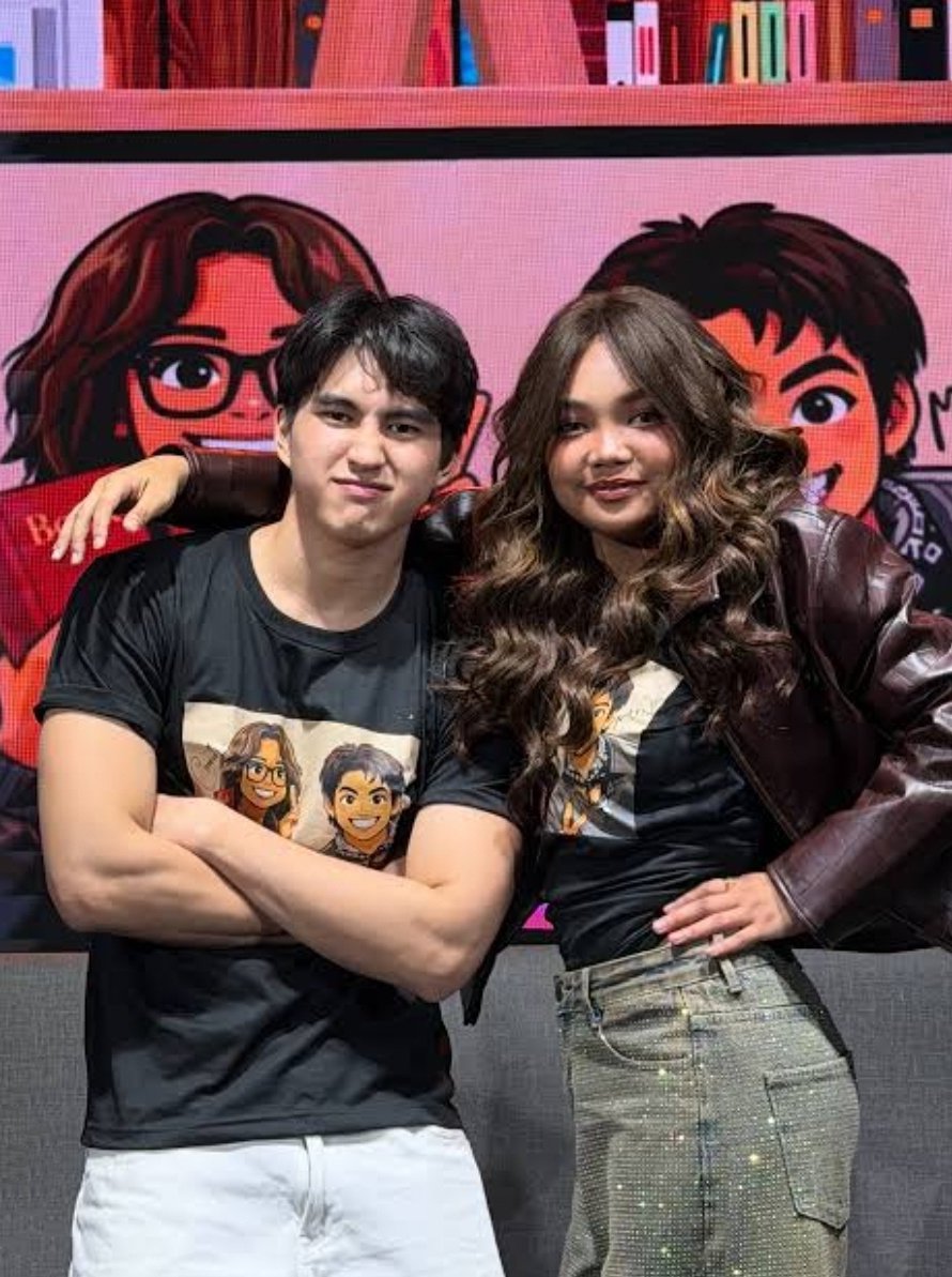 Shiellaaah's tweet photo. @carmelle_lite #CarTon
And darling I will be loving u til were 70
And baby my heart could still fall as hard at 23
&amp; Im thinking bout how people fall in luv in mysterious ways
Maybe just the touch of a hand
Oh me I fall in luv with u every single day
&amp; I just wanna tell u I am https://t.co/VlhkoRtbqN