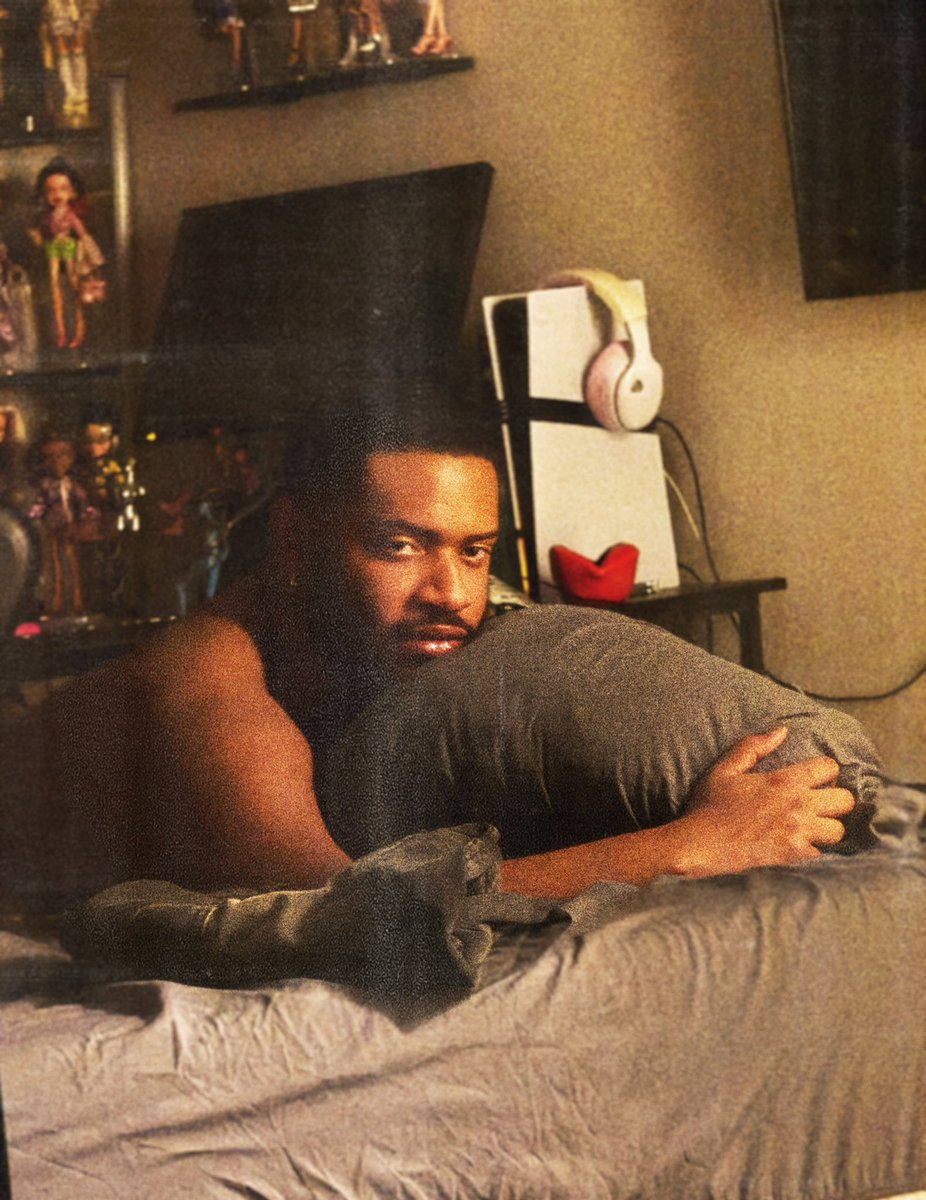 beatroblack's tweet photo. a boy and his toys ✨ https://t.co/h7icXREKhR