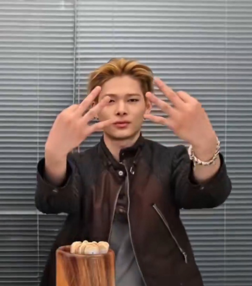 Sola 🌒 tweet media