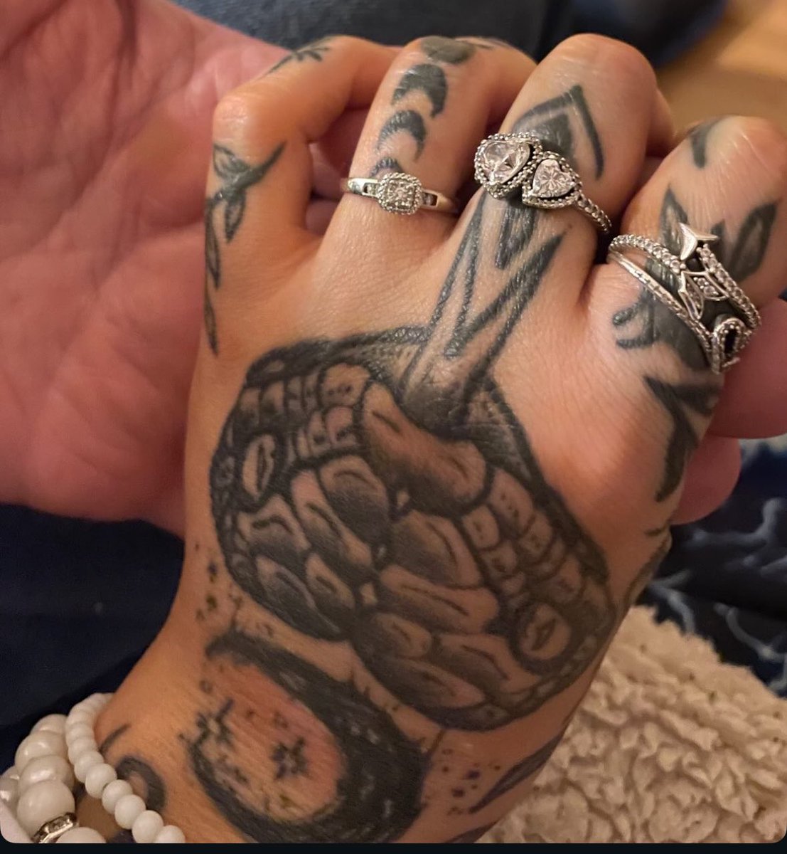 Chloe✨ tweet media