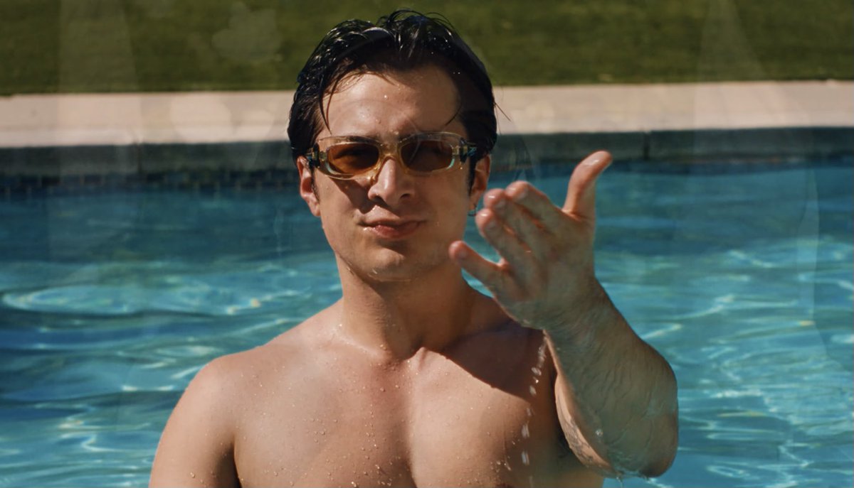 harleysuniverse's tweet photo. 4K shots of Hudson Williams in Madwoman music video (a thread) https://t.co/bcOwjrYWeq