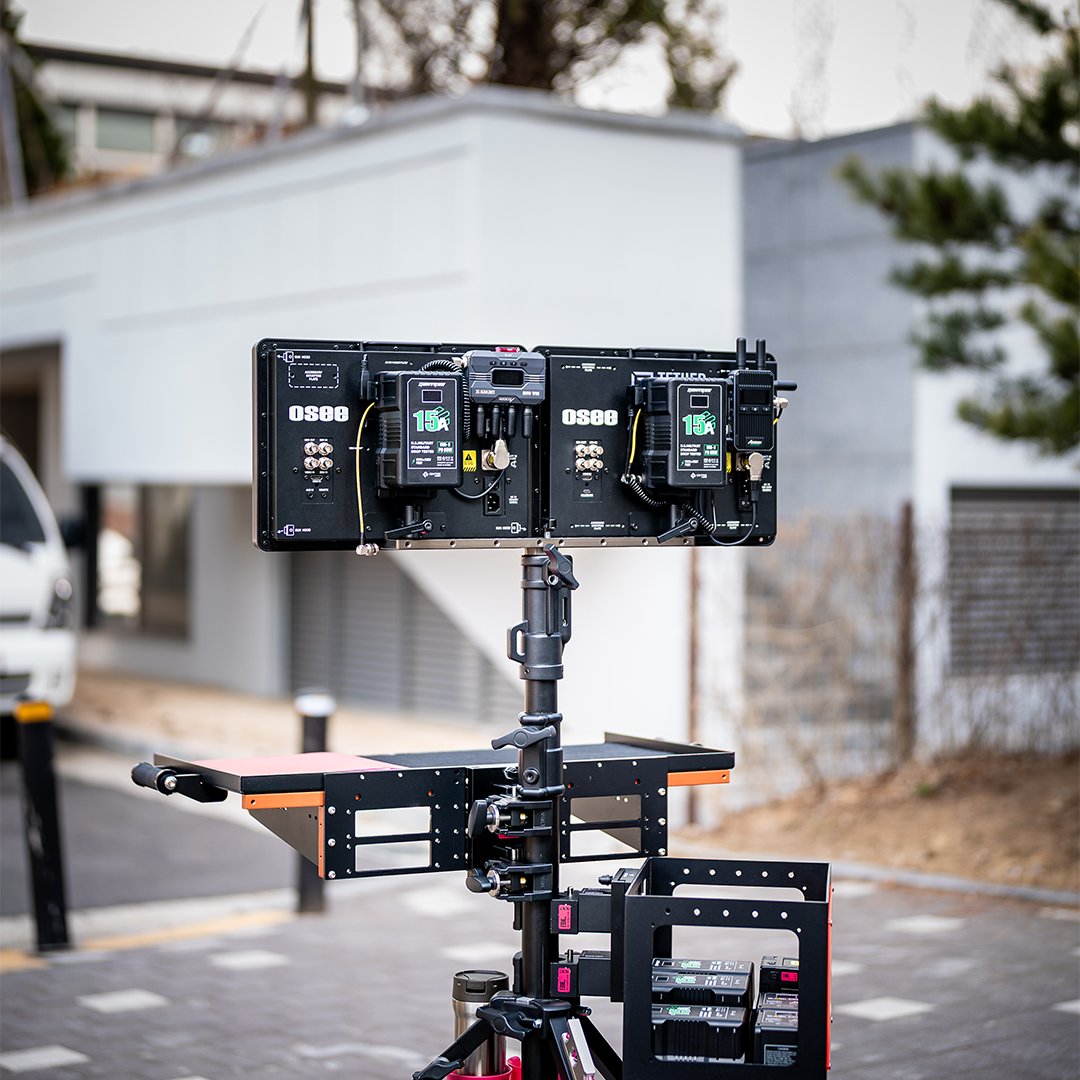osee_tech's tweet image. 💡A 1500-nit ultra-bright UHD screen ensures excellent visibility in sunlight, making it ideal for professional outdoor shooting.
🎥#OseeMega15S monitor and #SonyFX6
📸by @edkfilm
.
.
#moviemaking #onset #filmproduction #filmlife #Mega15SMonitor #OseeMega15S #setlife #cameragear