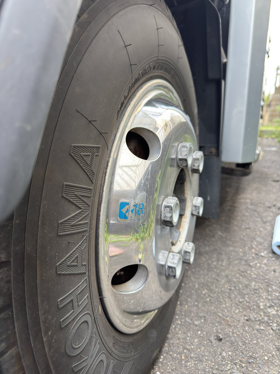 アルミ磨きしたけど傷多すぎてあんまりやな……
ペーパー当てな無理やわ