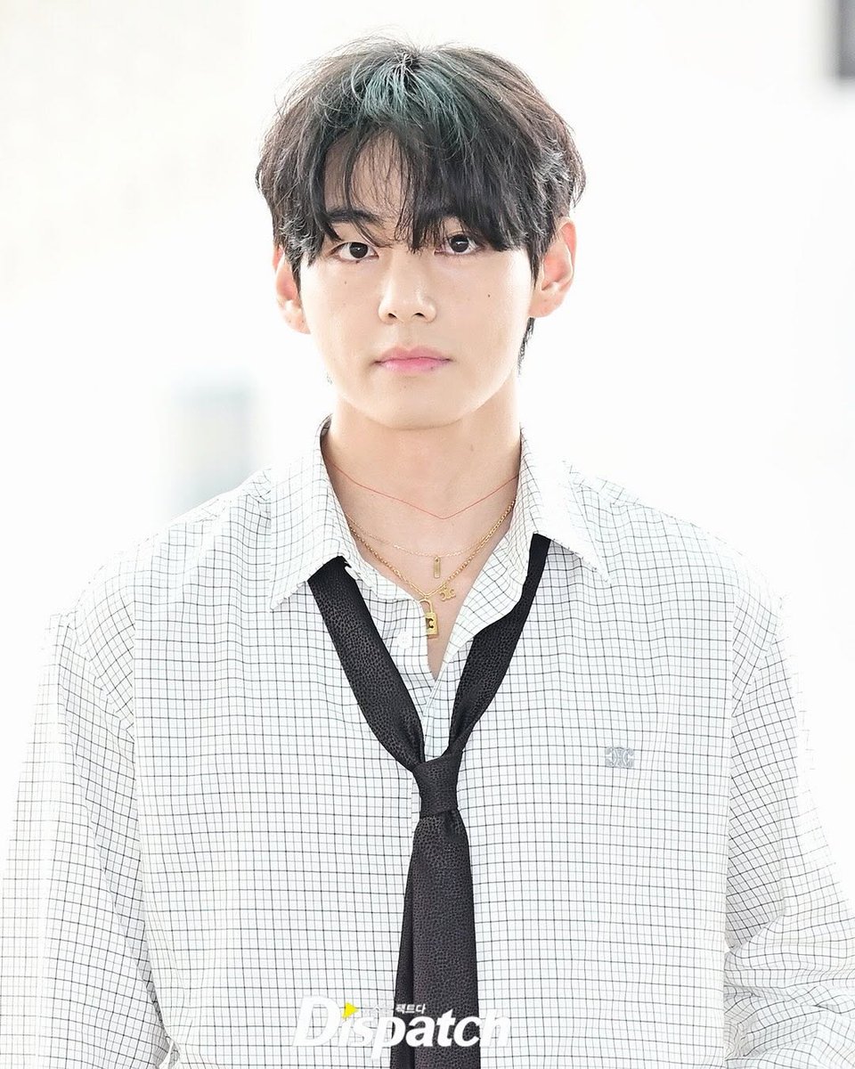 RebecaBarba's tweet image. #LunesDe el día especial dedicado a mi gran amor #KimTaeHyung #V #Taehyung Tu música me pone de colores...💜 #MiGrupoFavoritoDeKPop BTS (방탄소년단) 💜🇲🇽🩷🇰🇷💜 🫶🏻🩷🫰🏻 난 그냥 당신을 사랑 해요  24/7 工 ﾚo√乇 ㄚ◯∪ ᗷTS⟭⟬ 🅐🅡🅜🅨