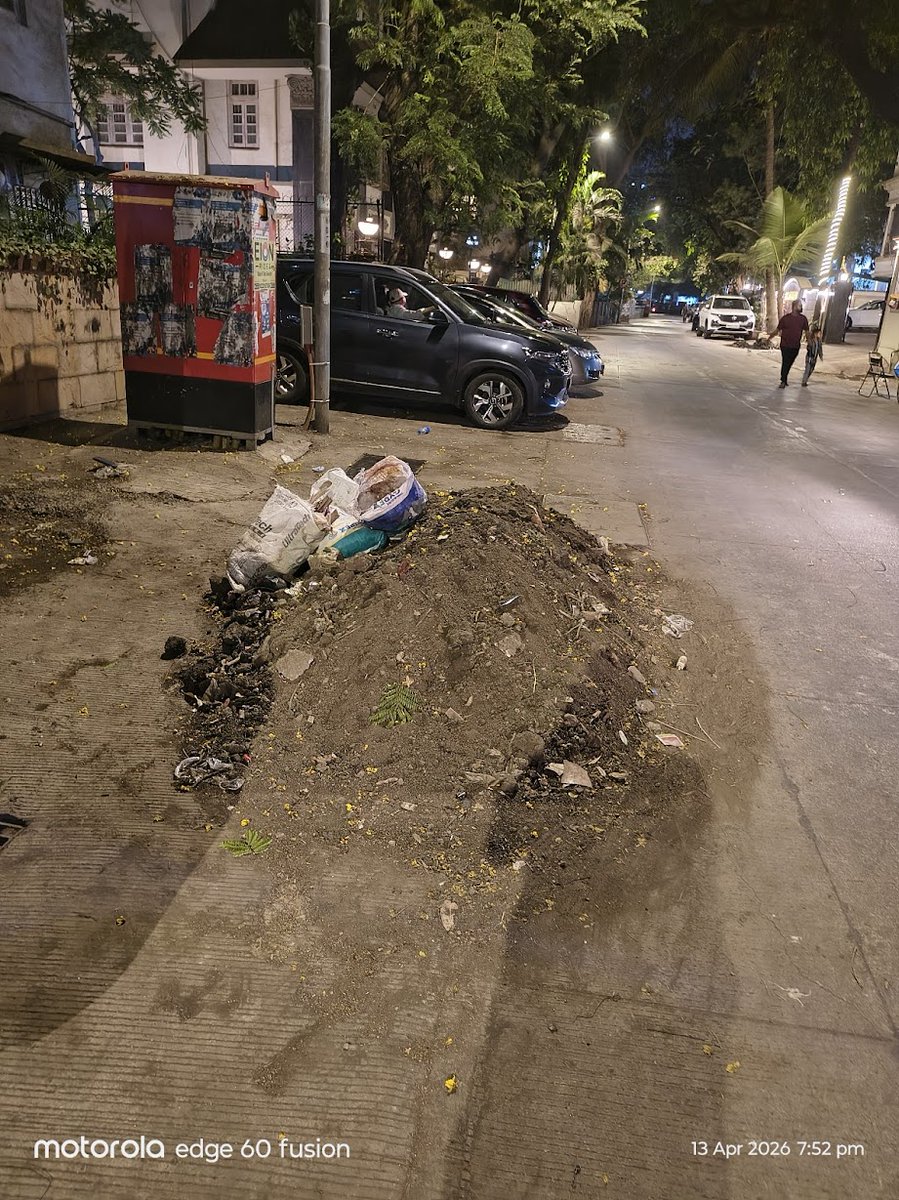 dennism___'s tweet image. @mybmcWardHW Drains on St. Martin's Road, #Bandra were cleaned last week. The silt removed from the drains is left on the road and not yet taken away. It's affecting movement of vehicles and pedestrians. Pls have it removed urgently
cc: @Asif_Zakaria @VarshaEGaikwad
