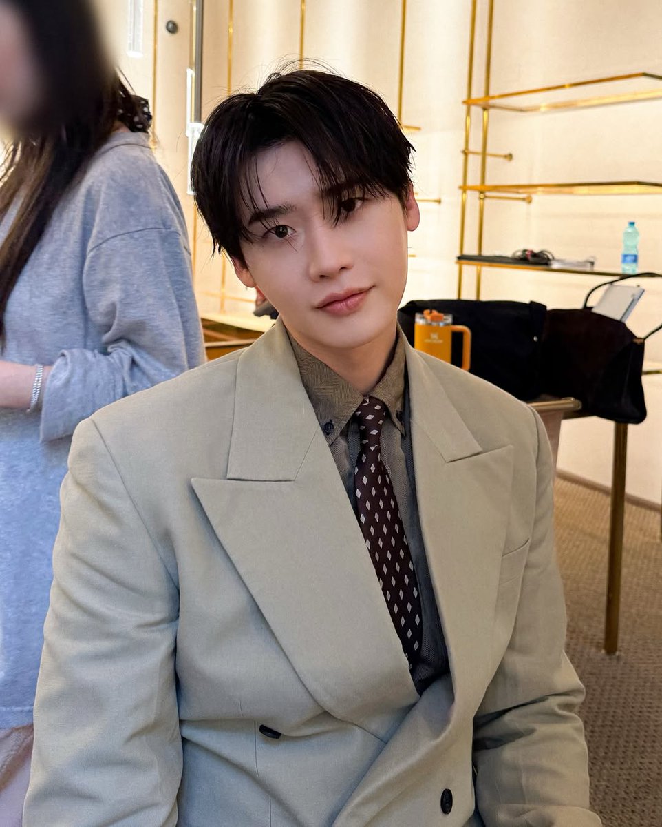 Lee Jong Suk Society tweet media