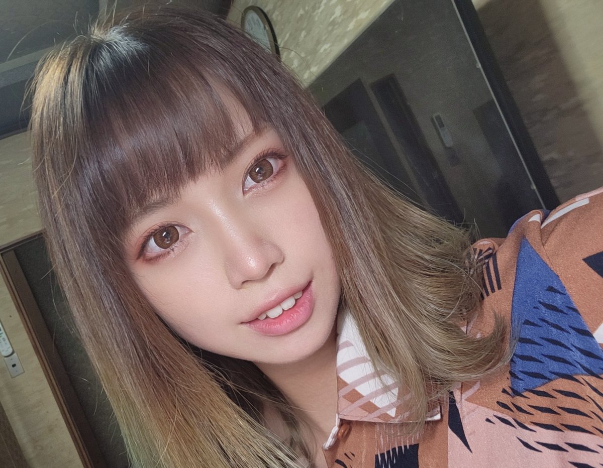apex67437379's tweet photo. 私と付き合うメリット

・かわいい
・女神
・美女
・女神よりかわいい
・天才にかわいい
・やっぱりかわいい
・宇宙一かわいい

私と付き合うデメリット↓ https://t.co/eDLHKVgH75