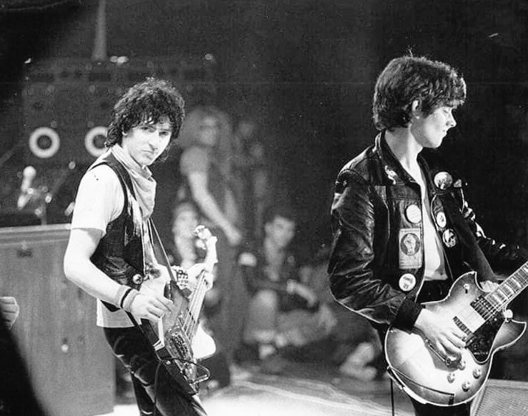 PunkRockStory's tweet image. 47 years ago today
Jake Burns (right) from Stiff Little Fingers and Tony James (left) from Generation X perform at the finale of the Rock Against Racism Red Rhino Tour, Alexandra Palace, London, April 14, 1979

📸 Virginia Turbett

#punk #punks #punkrock #history #punkrockhistory