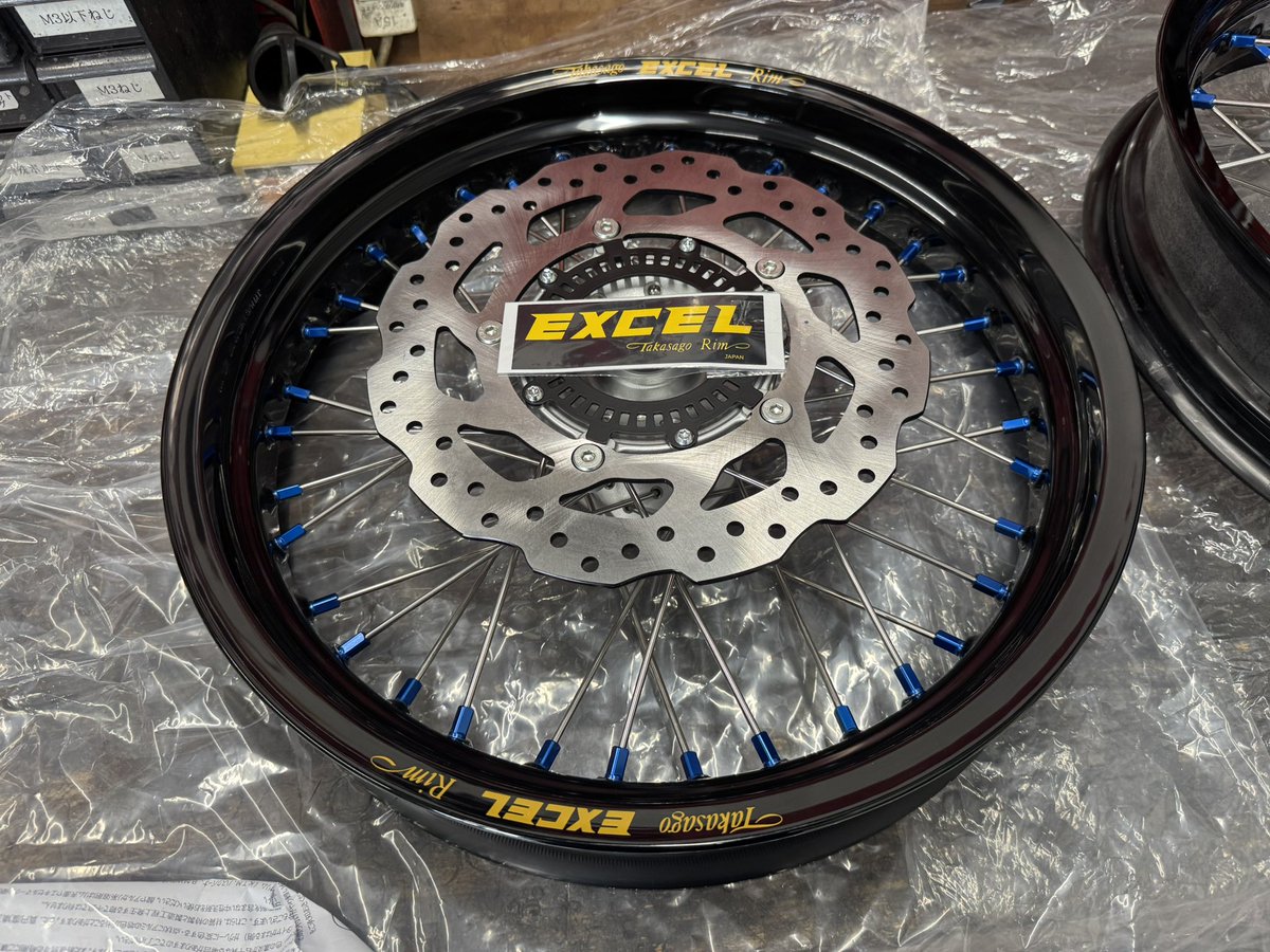 dirtbikeplusON's tweet image. 中の人です！

WR125Rモタード化そろそろ試走できる日が近づいてきました！

現在タイヤの入荷待ちで、来月あたりにテスト走行予定です

今週ぐらいに何か発信できればいいなぁと思ってます！

#WR125R
#YAMAHA
#モタード