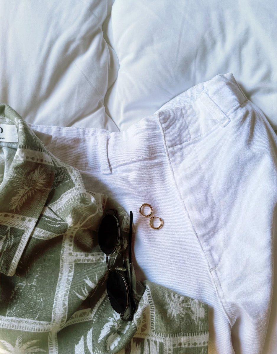 ติ๋มวังบัวบาน ꕤ tweet media