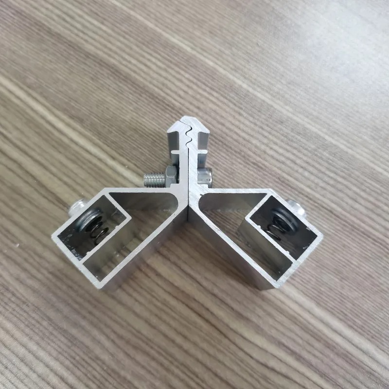 FoshanXuanqing's tweet image. 🔩 Expandable aluminum corner joints improve fit and reduce gaps in window assembly. Built with 6063-T5 aluminum for durability and long-term stability.

📩 fsxuanqing@gmail.com

🌐 aluminium-hardware.com

#aluminumhardware #windowhardware #constructiontips