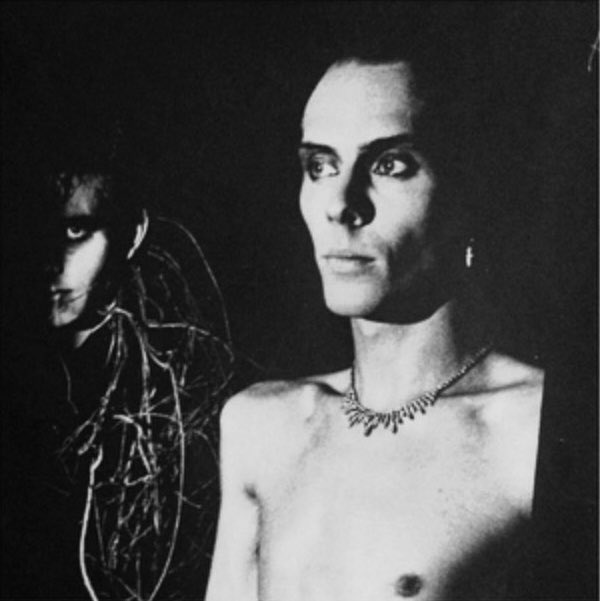 bab0oshk44's tweet photo. Bauhaus - mask https://t.co/rvOBrC3ZiW