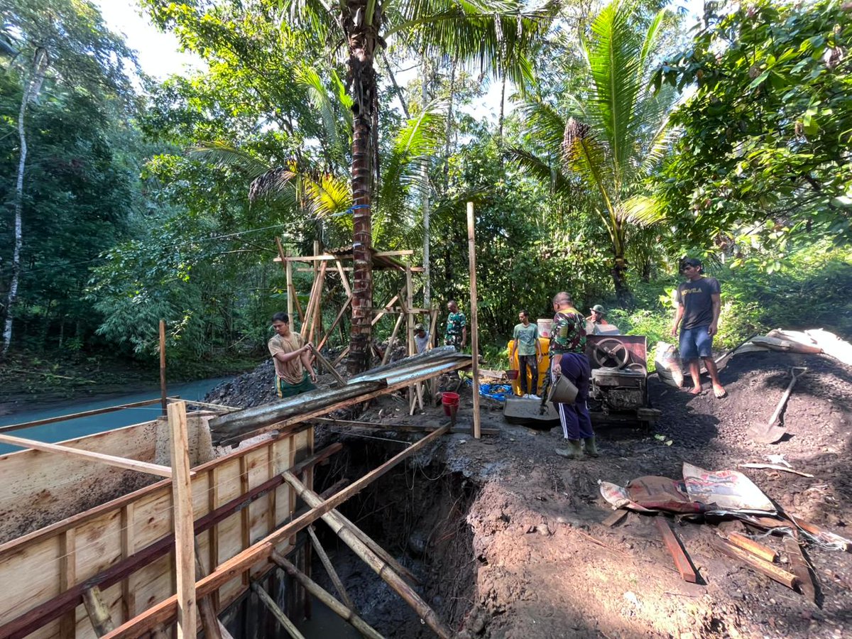 Kodam9Udayana's tweet image. Masuki Tahap Abutmen, Pembangunan Jembatan Garuda di Jembrana Kian Strategis

#JembatanGaruda #Kodim1617Jembrana #TNIManunggal #PembangunanDesa #InfrastrukturUntukRakyat