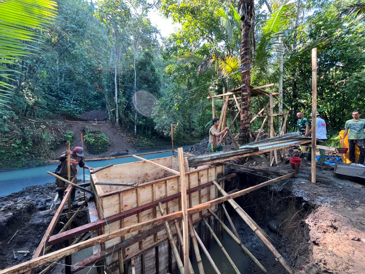 Kodam9Udayana's tweet image. Masuki Tahap Abutmen, Pembangunan Jembatan Garuda di Jembrana Kian Strategis

#JembatanGaruda #Kodim1617Jembrana #TNIManunggal #PembangunanDesa #InfrastrukturUntukRakyat