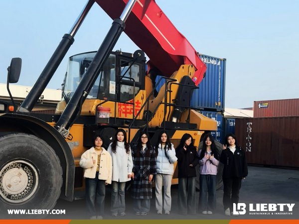 liebtycn's tweet image. LIEBTY Team Factory Video Shooting 🎥🏭
Team visited a machinery factory to film professional product videos 🚜
Capturing machine details and performance for global promotion 🌍
High-quality content to support overseas marketing 🚀
#FactoryVisit #Video #Construction #GlobalTrade