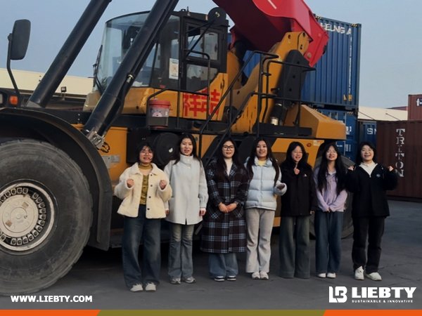 liebtycn's tweet image. LIEBTY Team Factory Video Shooting 🎥🏭
Team visited a machinery factory to film professional product videos 🚜
Capturing machine details and performance for global promotion 🌍
High-quality content to support overseas marketing 🚀
#FactoryVisit #Video #Construction #GlobalTrade