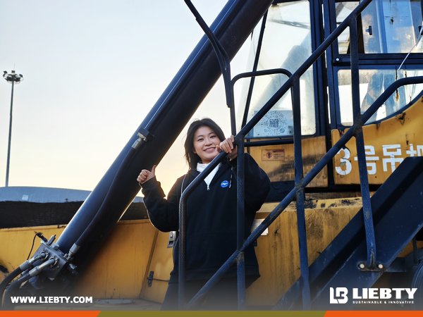 liebtycn's tweet image. LIEBTY Team Factory Video Shooting 🎥🏭
Team visited a machinery factory to film professional product videos 🚜
Capturing machine details and performance for global promotion 🌍
High-quality content to support overseas marketing 🚀
#FactoryVisit #Video #Construction #GlobalTrade