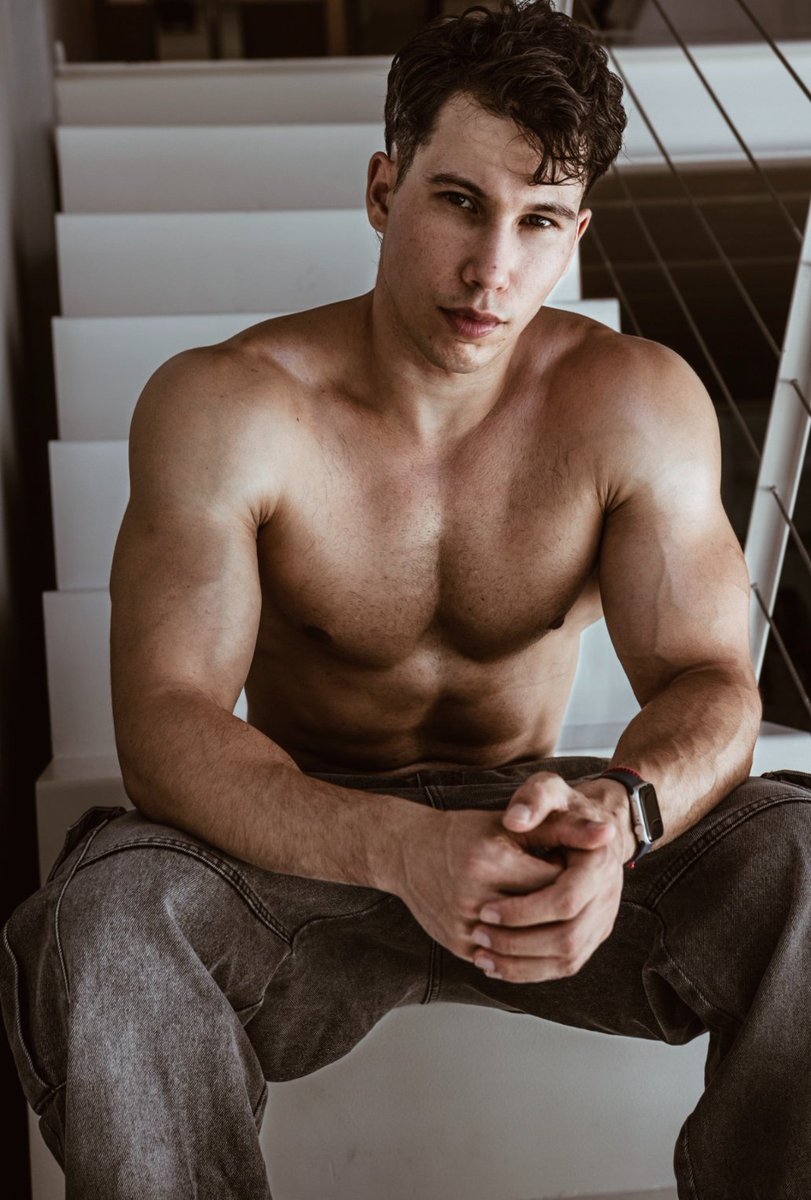 Fitness model (151k) tweet media