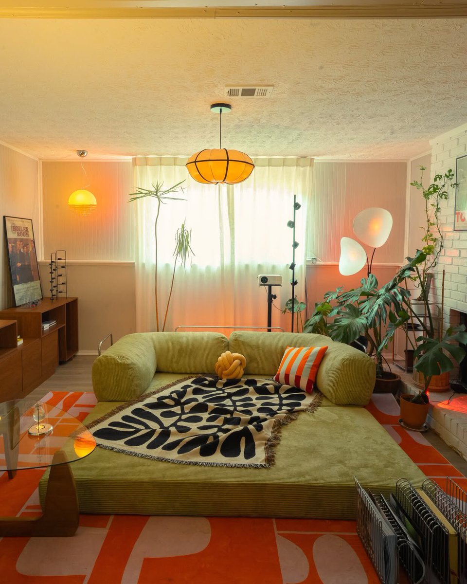 homeyzash's tweet image. It’s naps-maxxing.