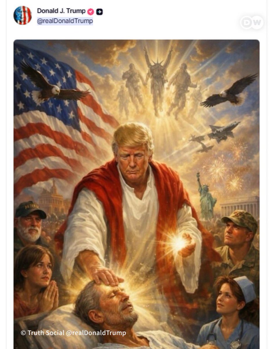 _vicwong's tweet image. 川普并没有说他在开玩笑

他说：左边这张照片，在扮演医生；那右边这张照片，一定在扮演护士 ？