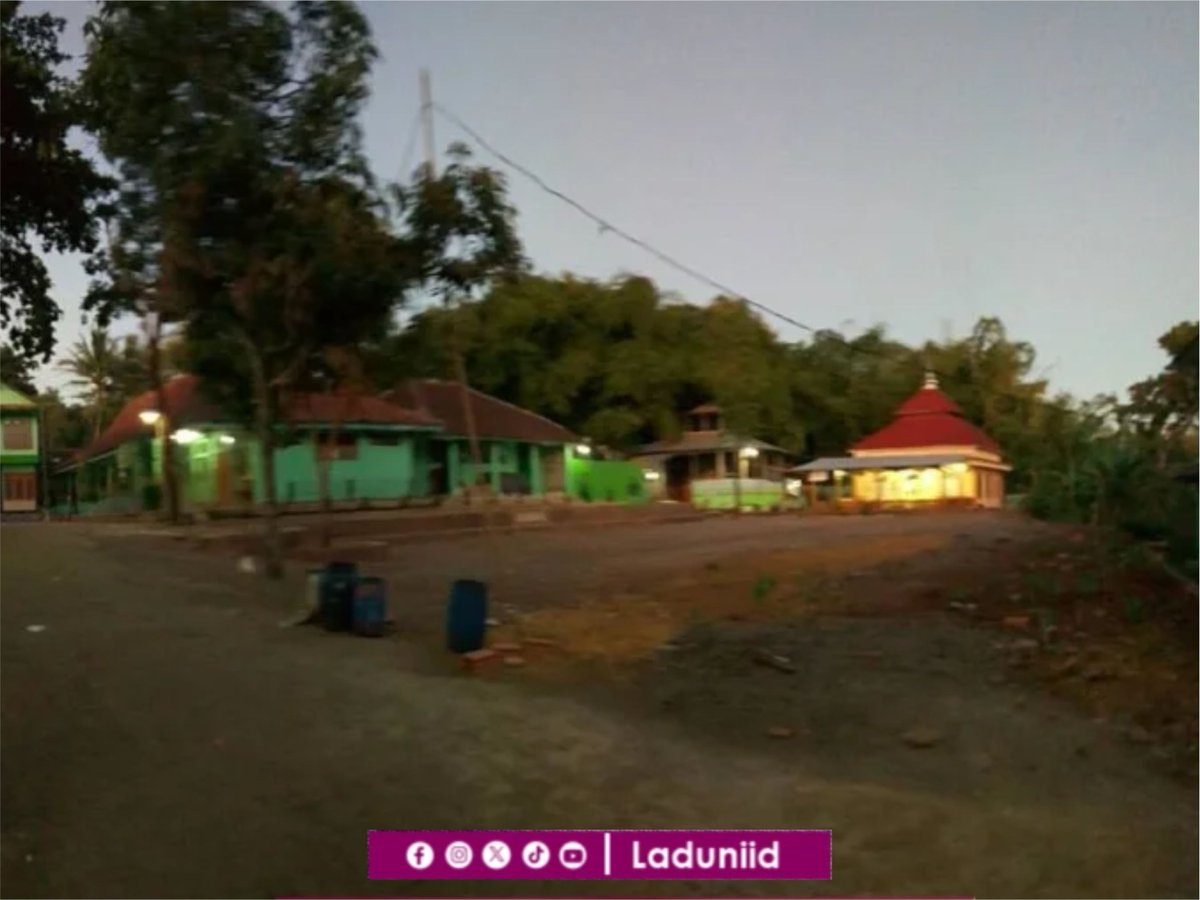 laduniid's tweet image. Pondok Pesantren Modern (selanjutnya disingkat PPM) Bina Insani didirikan pada tahun 1999, berlokasi di Dusun Baran, Desa Ketapang, Kecamatan Susukan, Kabupaten Semarang, Jawa Tengah.

#pesantren #santri #semarang #sekolah #pendidikan

@PesantrenBisa @Santri_Media