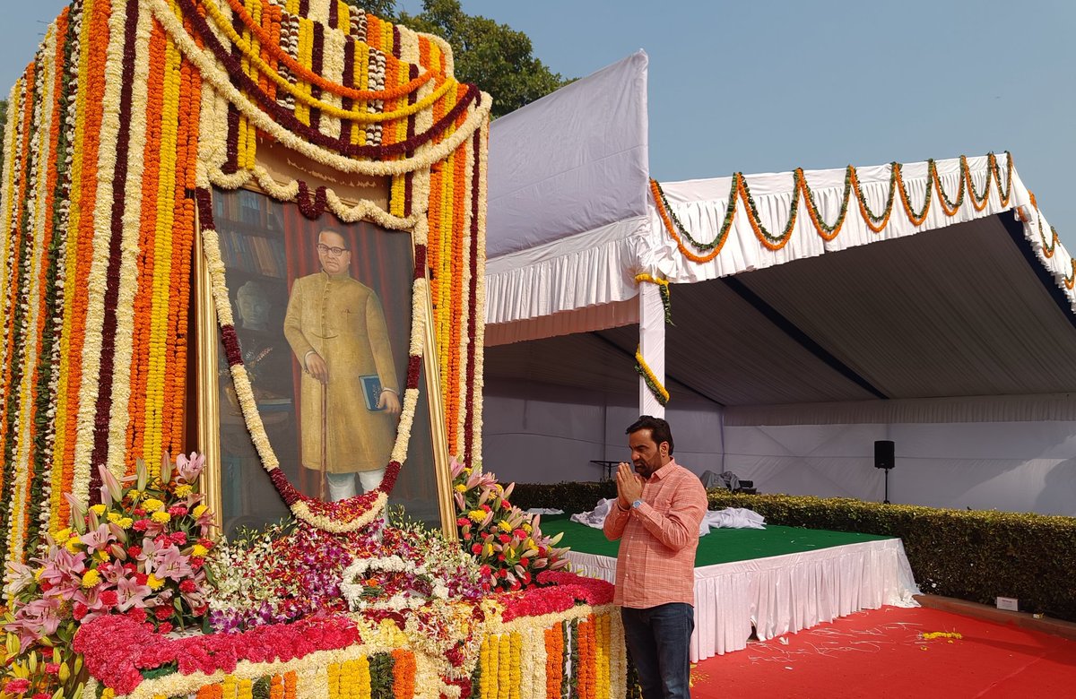 Ashokkarwasra77's tweet image. भारत रत्न, भारतीय संविधान के शिल्पकार, महान समाज सुधारक बाबा साहब डॉ. भीमराव अंबेडकर जी की जयंती पर उन्हें शत-शत नमन। उन्होंने विपरीत परिस्थितियों में संघर्ष कर करोड़ों वंचितों को अधिकार, सम्मान और नई दिशा देने का काम किया ।
#FilePhoto
#AmbedkarJayanti #DrAmbedkar #अंबेडकरजयंती