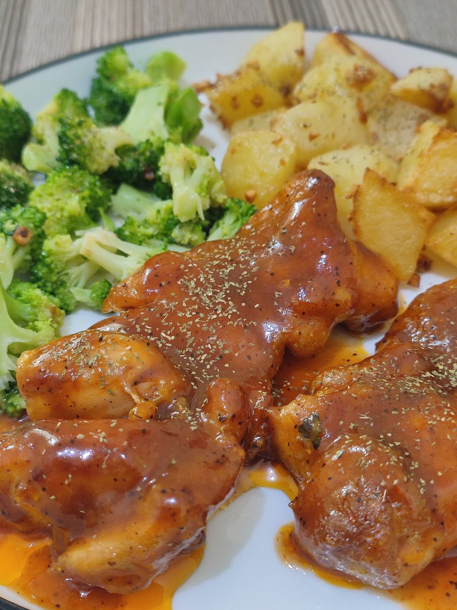 banzar92's tweet image. Dengan bangga aku pamerkan #MBG (Masakan Bini Gue) hasil foto pake kamera hp yang seadanya.