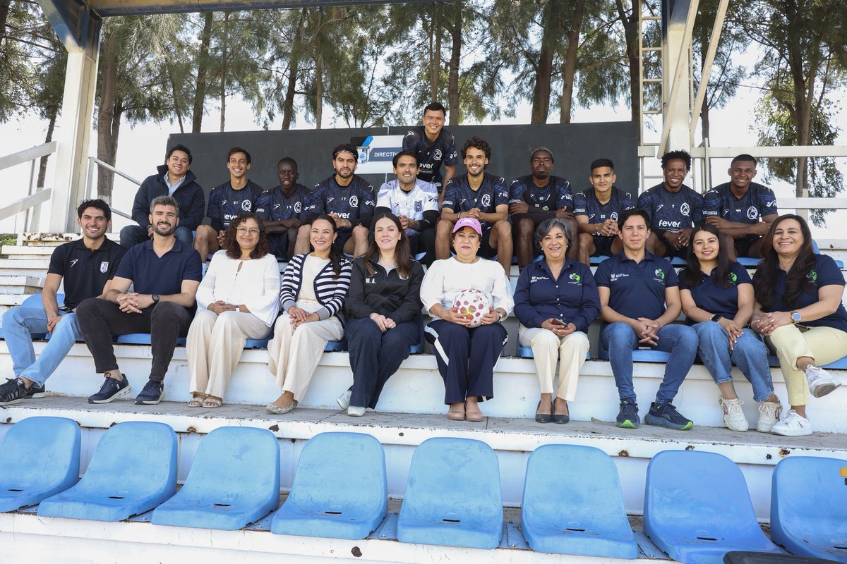 Gallos Blancos 🐓 tweet media