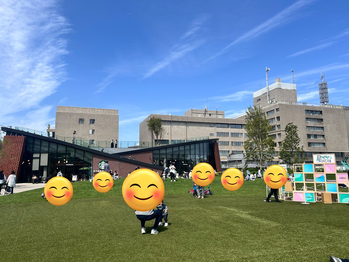 KTabelog's tweet photo. 大井町トラックスのスタバに行ってきましたー☕️
朝の散歩がてら行ったのですが、すでに人が多くて驚き🫢
店内のワンちゃんと一緒に座れる席がオシャレで、かわいい🐶を眺めながら☕️を飲めて幸せでした🫶

#大井町 #kohakuのグルメ https://t.co/oPdINxR3zE