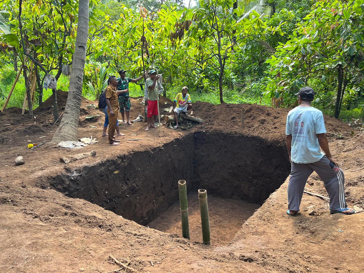 Kodam9Udayana's tweet image. Akselerasi Jembatan Garuda di Talibura, Gotong Royong TNI dan Warga Jadi Kekuatan Utama

#JembatanGaruda #Kodim1603Sikka #TNIManunggal #GotongRoyong #PembangunanDesa
