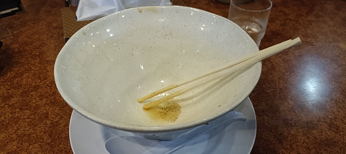 すがい tweet media