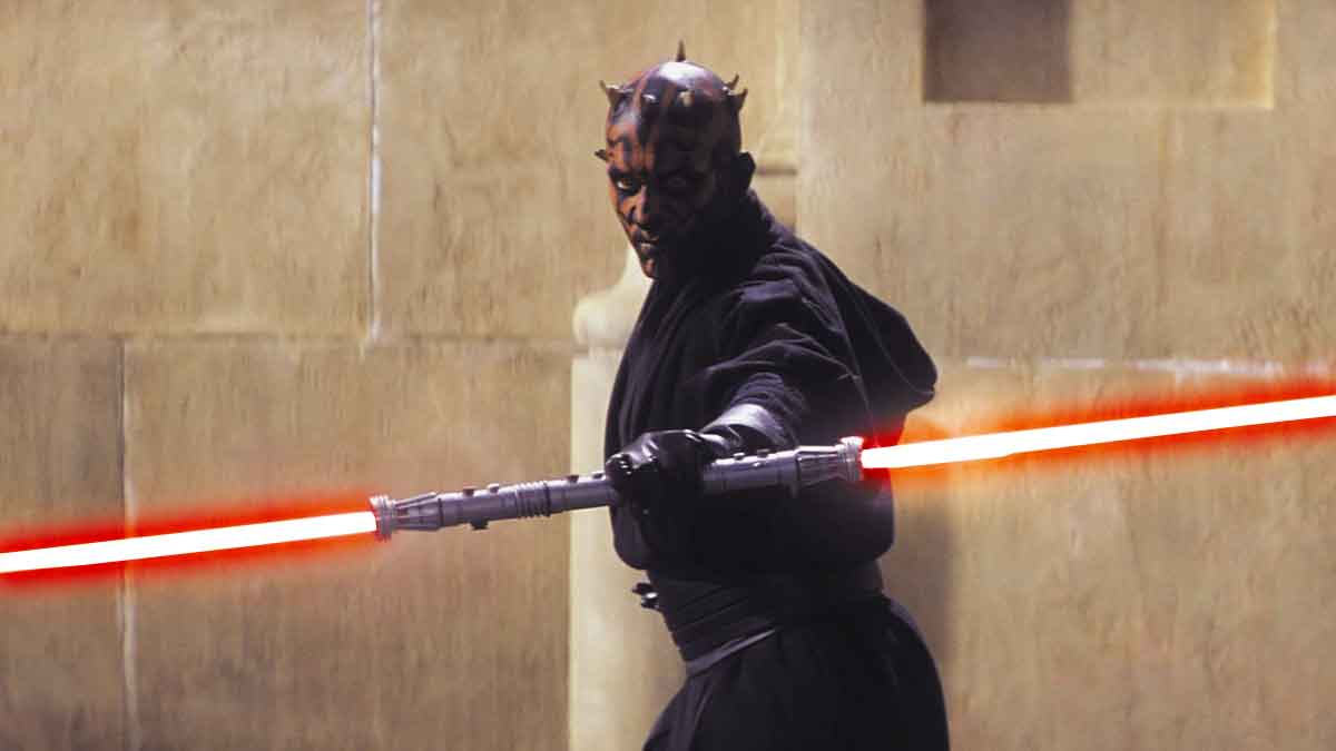Cinemascomics's tweet photo. Ahora todo tiene sentido. El sable láser doble de Darth Maul no era solo estética… era la clave para cazar Jedi ⚔️ https://t.co/jMq8MzWz4d #StarWars #DarthMaul #SableLaser #Lucasfilm #Cine https://t.co/nvkHsKiI3M