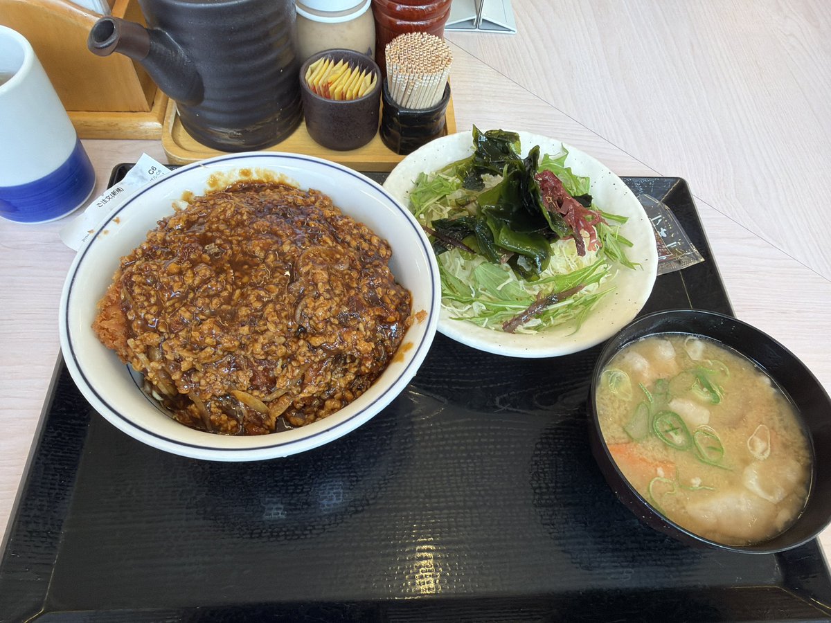 ₩64J฿®︎ tweet media