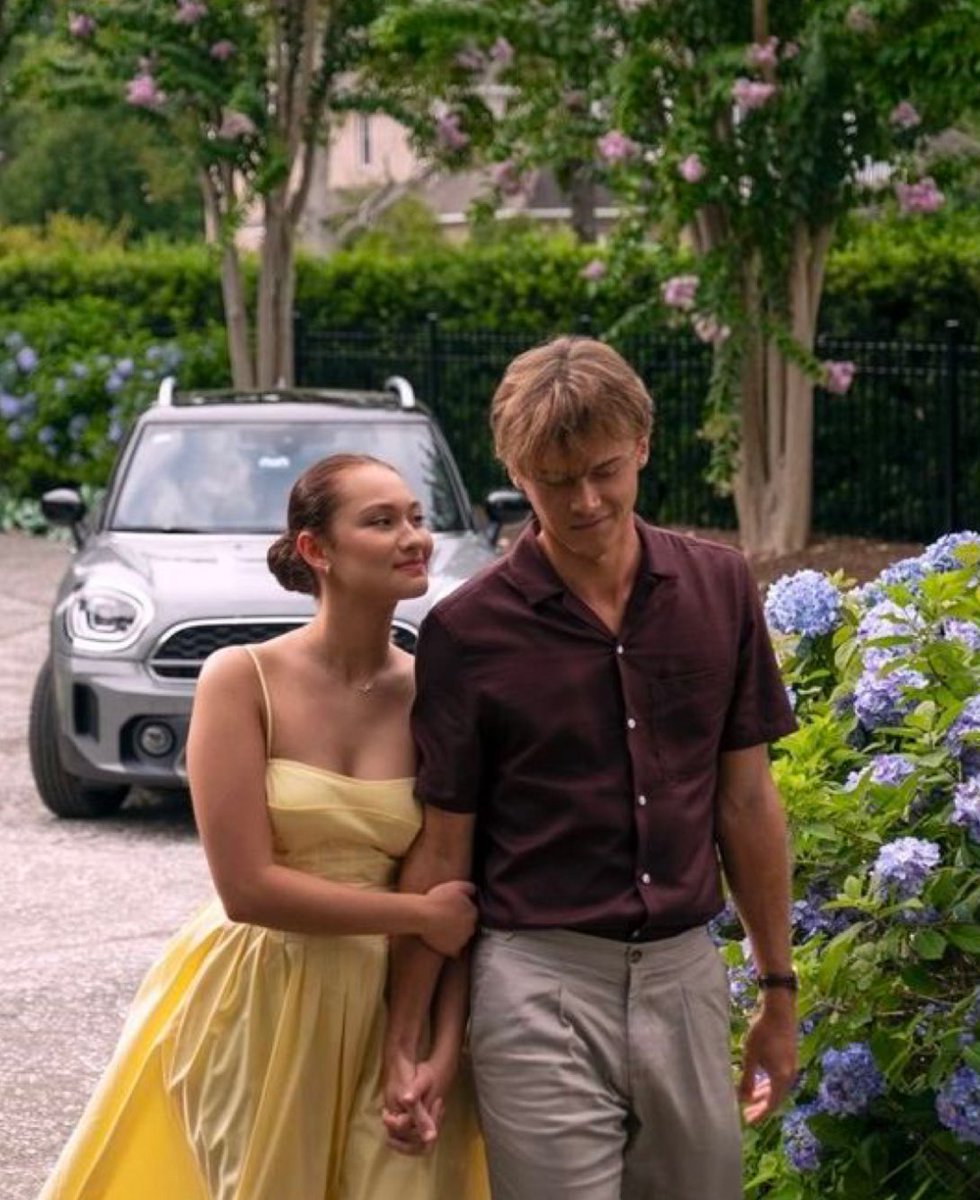 katie 🐞 tweet media