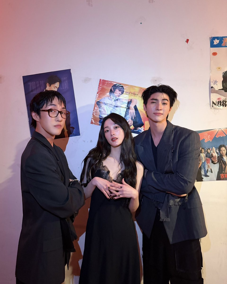 Bluepongtiwat tweet media