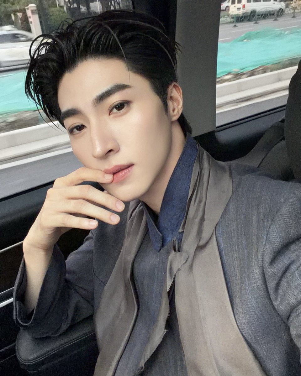 Bluepongtiwat tweet media