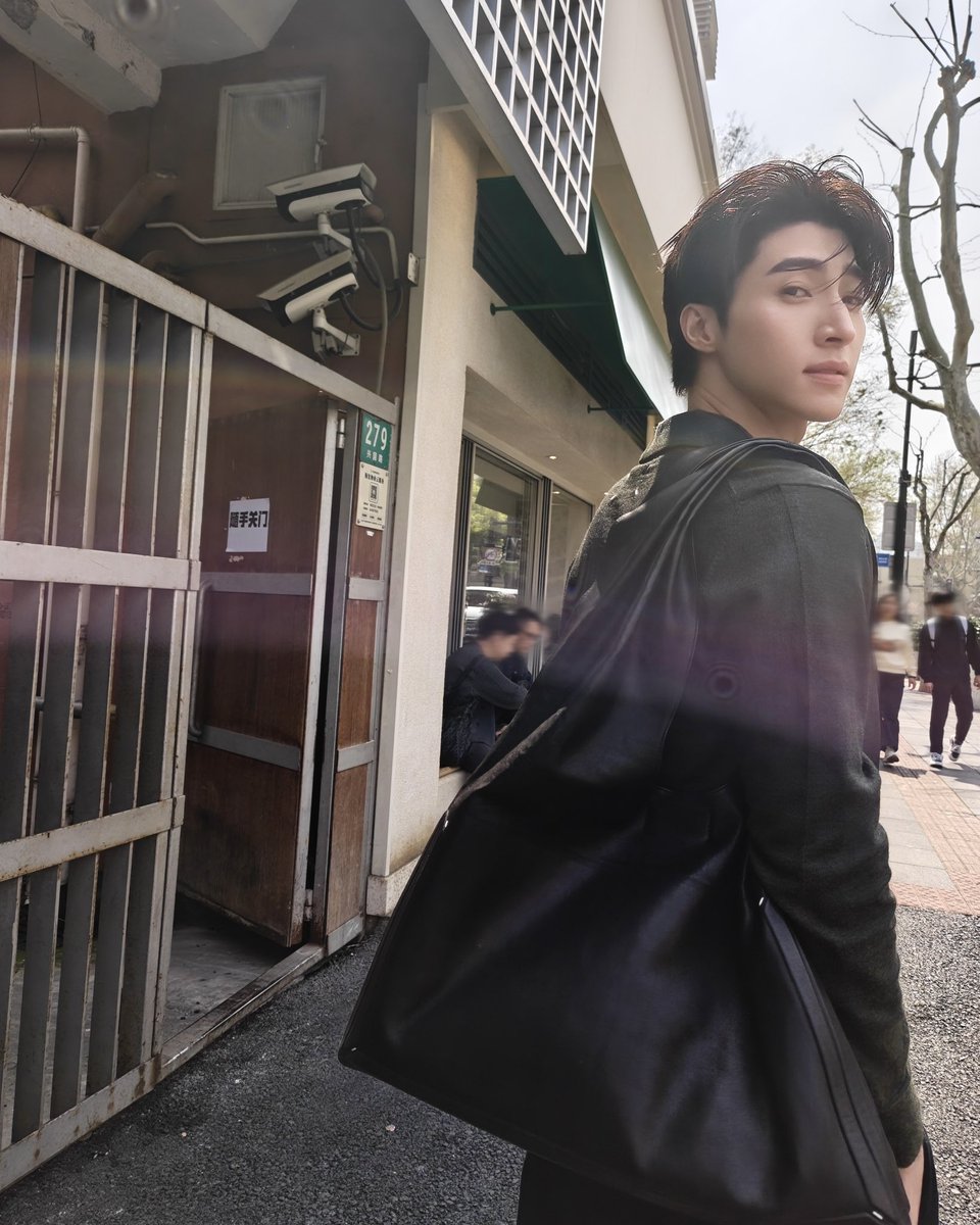 Bluepongtiwat tweet media