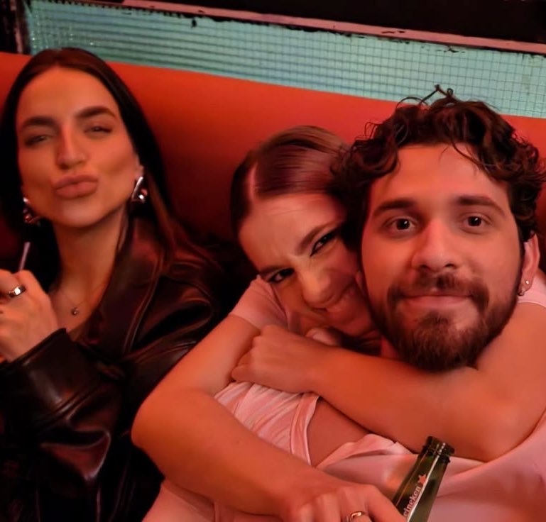 nana 🍷 tweet media