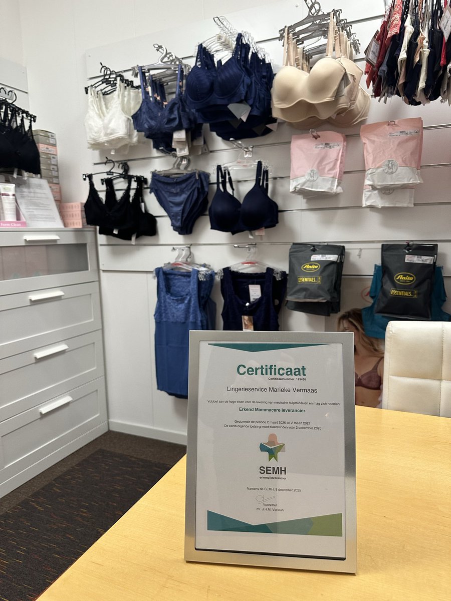 lingerieservice's tweet photo. Misschien weten jullie dat wij jaarlijks getoets worden door de Stichting Erkenningsregeling Medische Hulpmiddelen. Hiervoor is ook het volgen van nascholing van belang . Gisteren was er zo’n nascholingsdag. https://t.co/365bDg6Z4e
