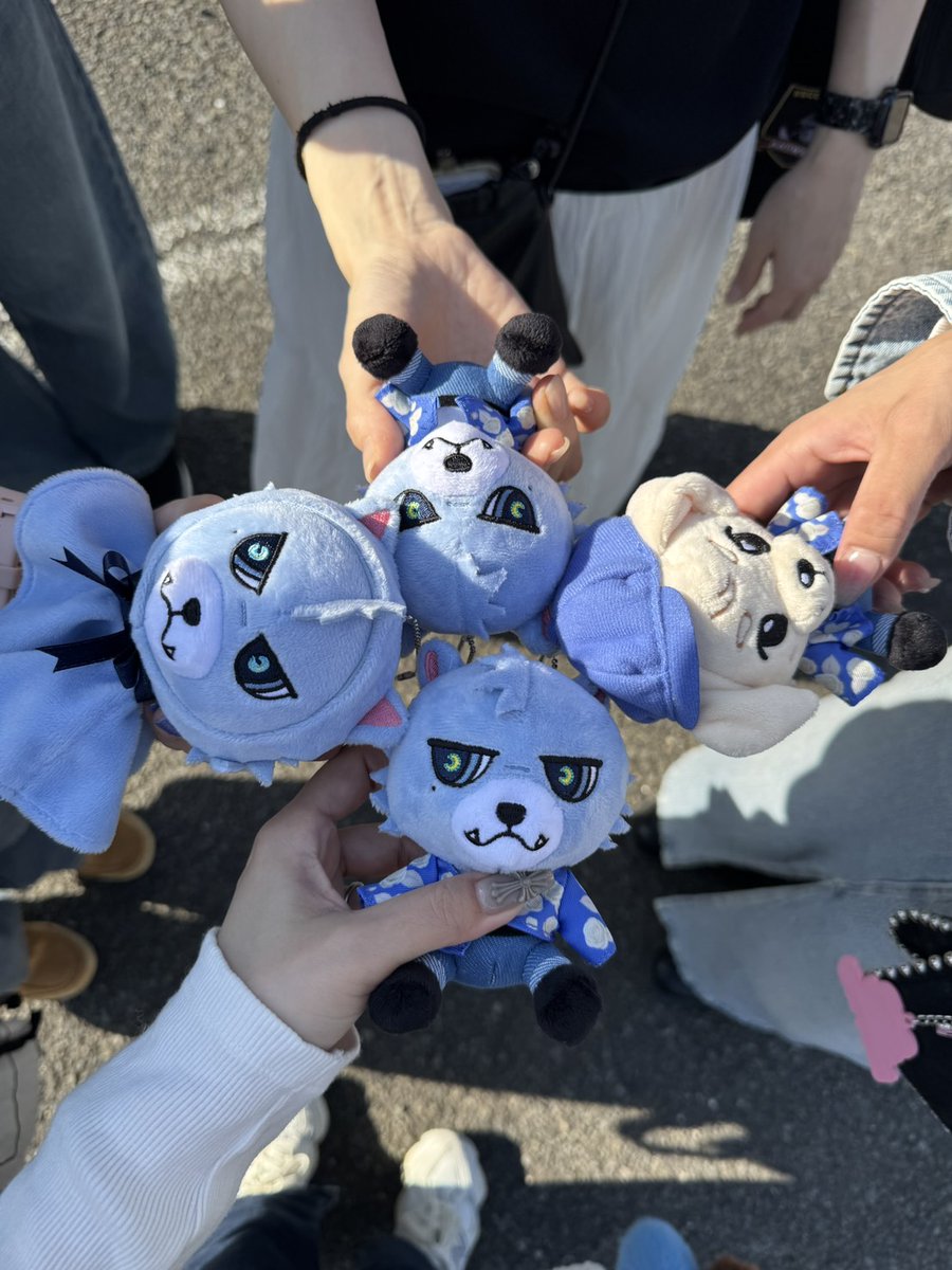 saanaa🌈💙 tweet media