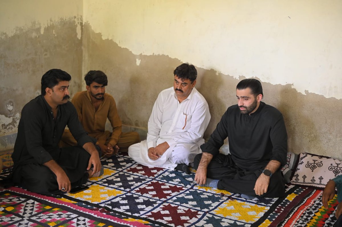 MomayoP94940's tweet image. Standing together in grief, Rawal Sharjeel Memon visited PS-61 communities to offer condolences and moral support.@sharjeelinam
#PPP #Togetherness #Sindh