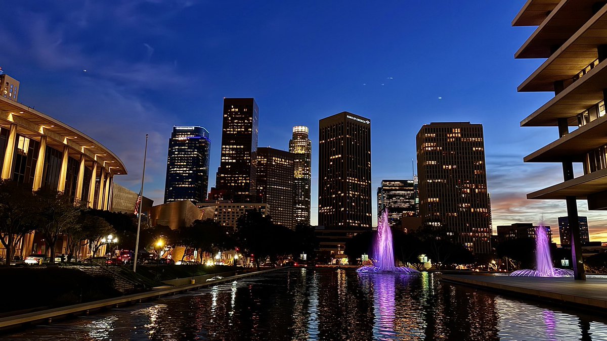 hawaii_isla808's tweet image. John Ferraro LADWP Garden; a bright, easy walk in the heart of LA ❤️📸 #losangeles #dtla #ladwpgarden #ladwp #johnferrarobuilding