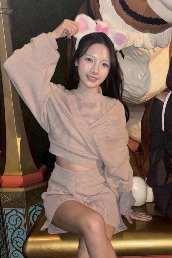 床のシミ tweet media