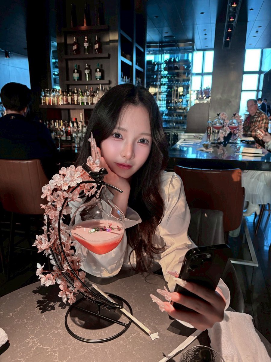 床のシミ tweet media