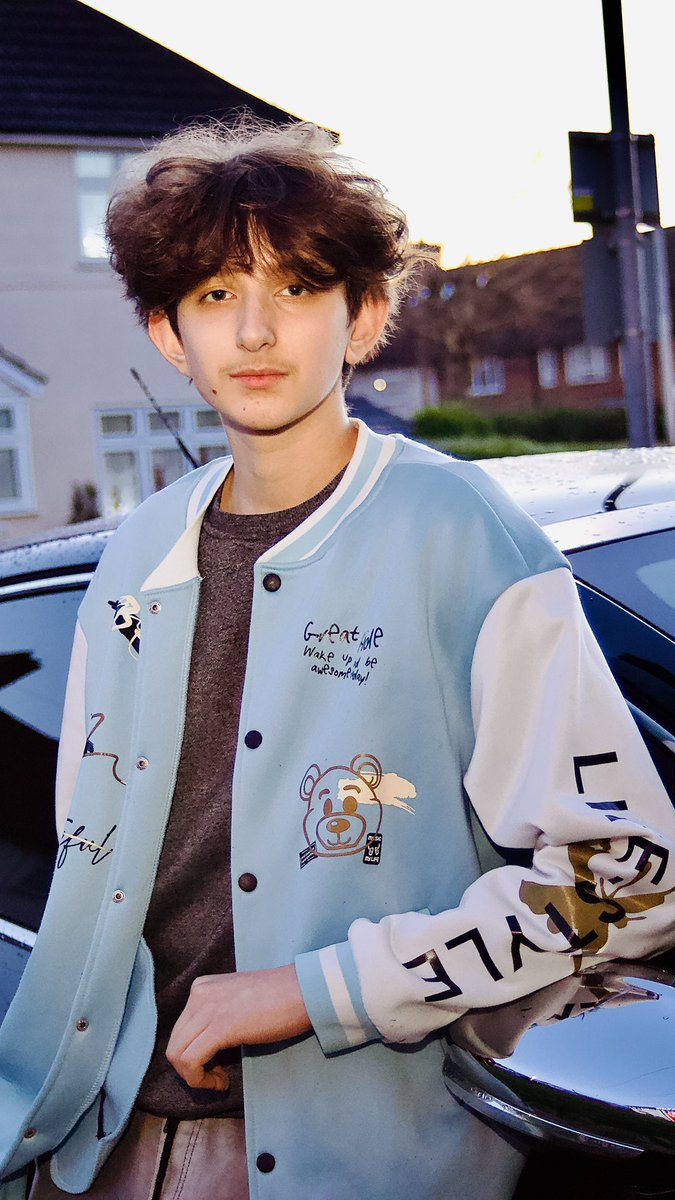 ZachZachPoland's tweet image. Hey @RGVzoomin 
Off late, the Black #BMW SHINES 
More than you do. 
 Yet, I like you more than the car cos you Talk and it can't. 
Now your turn... Tell who do you like. yourself or me standing by the car 😊

Friends… who do you  like? 
Myself or #RGV?