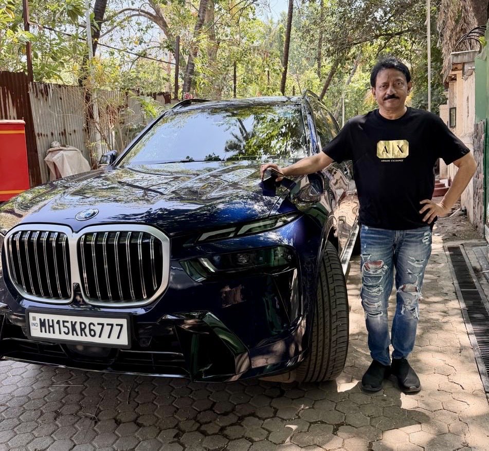 ZachZachPoland's tweet image. Hey @RGVzoomin 
Off late, the Black #BMW SHINES 
More than you do. 
 Yet, I like you more than the car cos you Talk and it can't. 
Now your turn... Tell who do you like. yourself or me standing by the car 😊

Friends… who do you  like? 
Myself or #RGV?