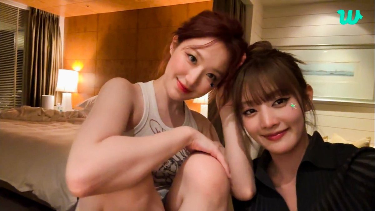 girloveisogood's tweet photo. 我想念她們的直播😭
尤其是豆皮壽司的雙人直播🥺
什麼時候我的cp要再次合體直播呢
#shumin #유부초밥 https://t.co/Qn8kZiMcLr