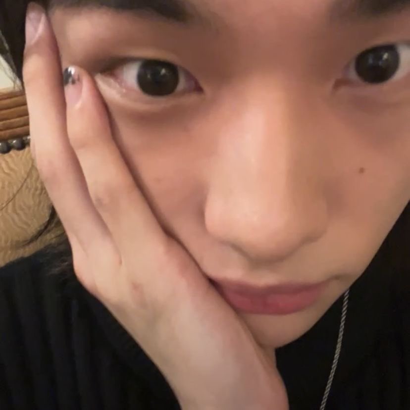 vali˚࿔ vera a los hyunho tweet media