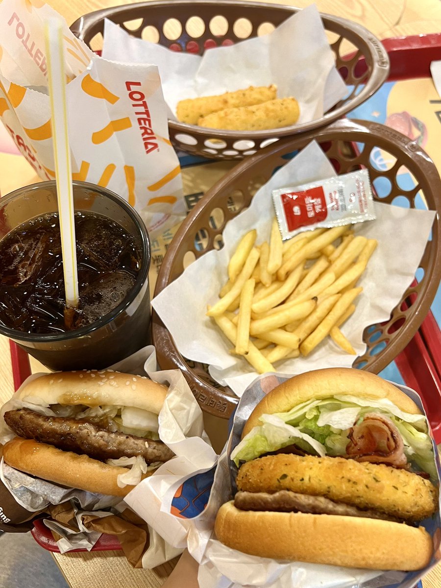 먹돈이 tweet media